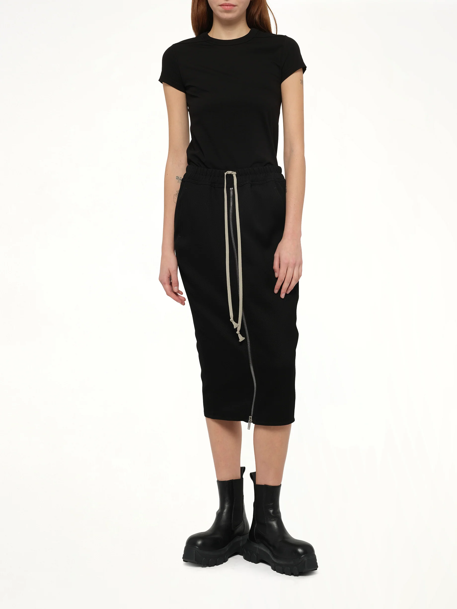Zipped Short Pillar Skirt in Black - Image 4